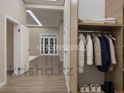 Жеке үй · 5 бөлме · 240 м² · 8 жүзд., Ракымжан Кошкаобаев 3 — Еркинкала, бағасы: 40 млн ₸ в Атырау