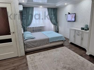 1-комнатная квартира · 50 м² · 2/5 этаж, мкр Новый Город 64 за 1 500 ₸ в Караганде, Казыбек би р-н