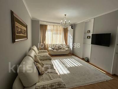 3-комнатная квартира · 82 м² · 4/5 этаж, Каныш Сатпаева 5г за 300 000 〒 в Атырау