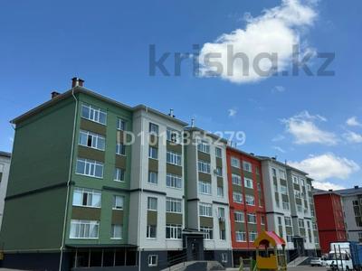2-бөлмелі пәтер · 67 м² · 2/5 қабат, мкр. Алтын орда 49л, бағасы: 18.5 млн ₸ в Актобе