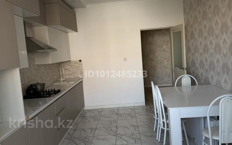 2-бөлмелі пәтер · 75 м² · 4/5 қабат, мкр. Алтын орда, Халел Досмухамедулы 32 — проспект Алаш и ул Х.Досмухамедулы, бағасы: 160 000 ₸ в Актобе — фото 2