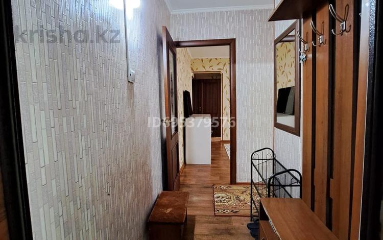 3-комнатная квартира · 70 м² · 5/5 этаж, Туркестанская 2/5 за 190 000 ₸ в Шымкенте — фото 2