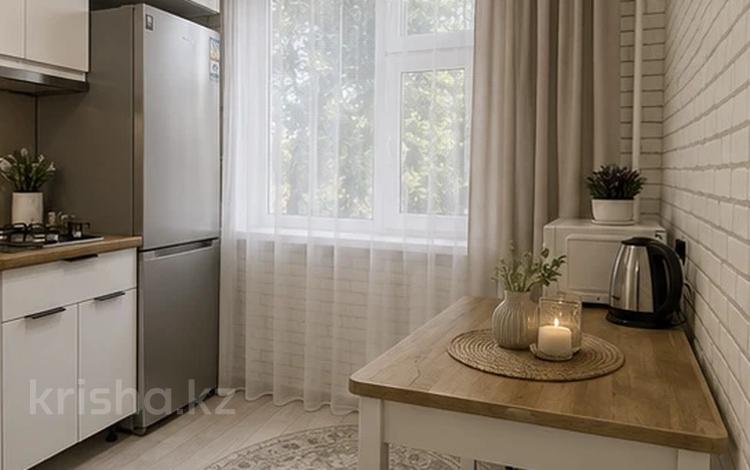 2-комнатная квартира · 52 м², мкр Салтанат, Мкр Самал за 14 000 ₸ в Таразе — фото 2