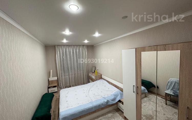 3-комнатная квартира, 60 м², 5/5 этаж, Островского 5а за 20.5 млн 〒 в Семее — фото 2