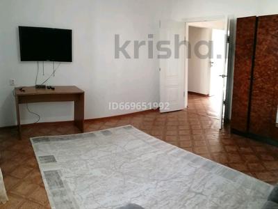 2-комнатная квартира · 62 м² · 2/5 этаж, Мерей мкр 9 — Рыскулова за 16 000 ₸ в 