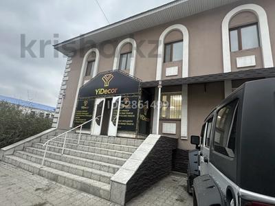 Отдельный дом · 9 комнат · 750 м² · 10 сот., Валиханова — Мамай батыра за 220 млн 〒 в Семее