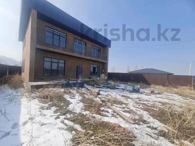 Отдельный дом · 6 комнат · 210 м² · 8 сот., Абая 66 за 58 млн ₸ в Кызылкайрат