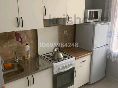 1-комнатная квартира, 35 м², 1/5 этаж посуточно, 27-й мкр 74 за 8 000 〒 в Актау, 27-й мкр