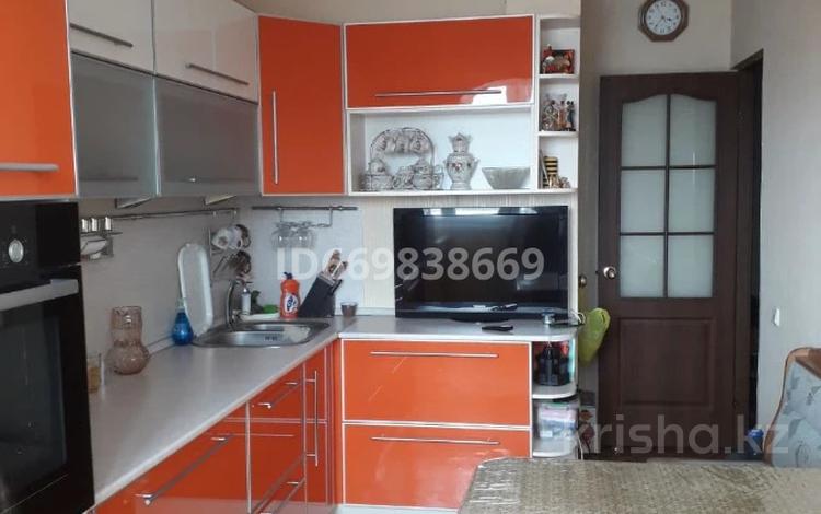 3-комнатная квартира · 64.7 м² · 4/9 этаж, мкр 4 4А за 22 млн ₸ в Уральске — фото 8
