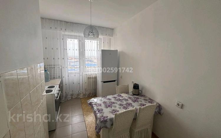 1-комнатная квартира · 40 м² · 13/14 этаж, 32А мкр — Ақ базар за 15 000 〒 в Актау — фото 2