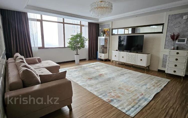 4-комнатная квартира · 148 м² · 8/24 этаж, Кошкарбаева 10 — Е2