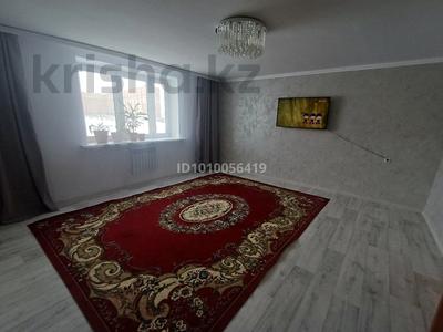 2-комнатная квартира · 68.8 м² · 2/5 этаж, 10мкр 23дом 23 — Продам 2х комн.квартиру в 10мкр, 23 дом, 2 этаж. Дом кирпичный. Год по за 23 млн ₸ в Аксае