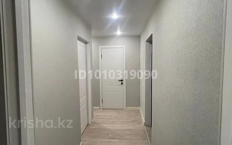 2-комнатная квартира · 48 м² · 1/5 этаж, Майкудук, 15й микрорайон 11 за 9.6 млн 〒 в Караганде, Алихана Бокейханова р-н — фото 2