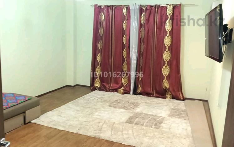 2-бөлмелі пәтер · 90 м², 15-ш/а. 62, бағасы: 200 000 ₸ в Актау, 15-й мкр — фото 4