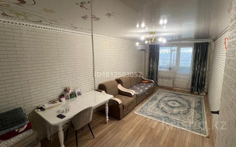 2-бөлмелі пәтер · 75.5 м² · 9/9 қабат, мкр 12 52 — 56 школа, 3 поликлиника, бағасы: 20 млн ₸ в Актобе — фото 2