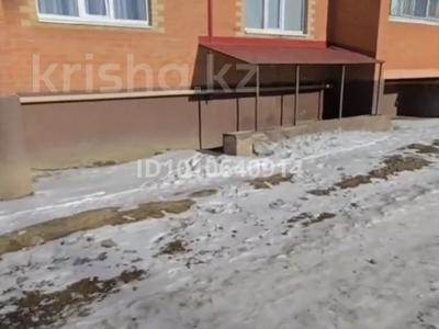 Еркін · 260 м², бағасы: 1 млн ₸ в Актобе, мкр. Алтын орда