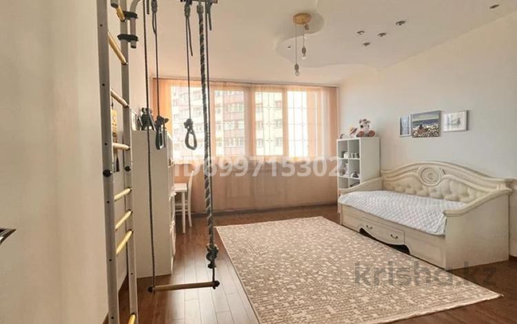 4-бөлмелі пәтер · 160 м² · 4/16 қабат, мкр Шугыла, Жуалы 7 — Жуалы Толе би, бағасы: 80 млн ₸ в Алматы, Наурызбайский р-н — фото 2