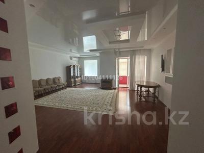 3-комнатная квартира · 130 м² · 3/5 этаж, Ескалиева 303 за 270 000 〒 в Уральске