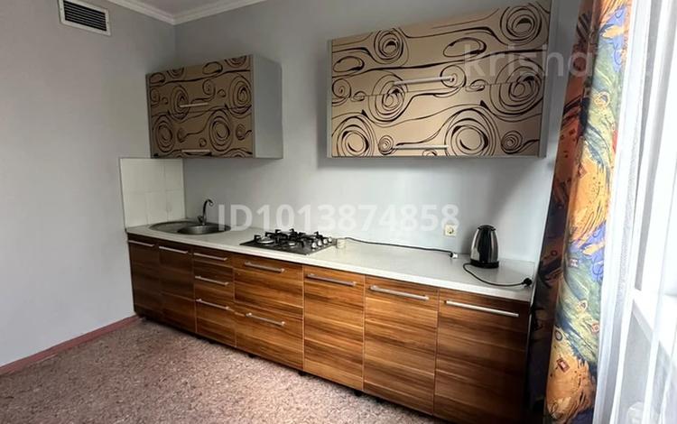 3-комнатная квартира · 80 м² · 2/5 этаж, мкр Саялы 90 за 250 000 ₸ в Алматы, Алатауский р-н — фото 2