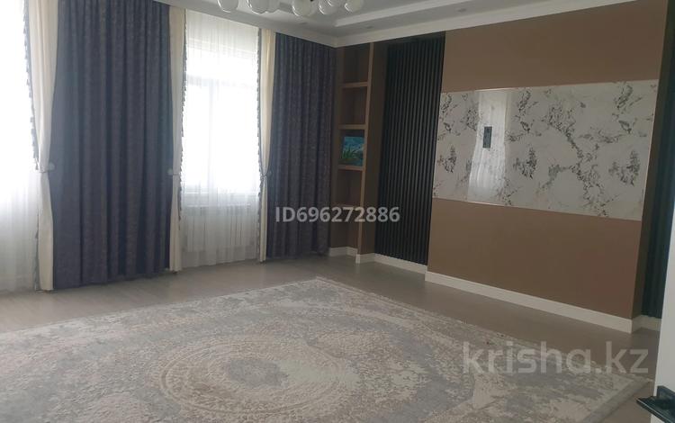 3-комнатная квартира · 107 м² · 5/10 этаж, 20-й мкр 12 за 50 млн ₸ в Актау — фото 2