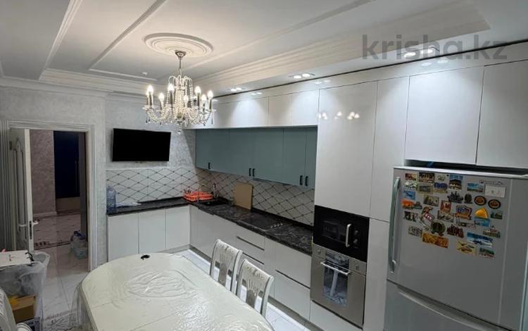 3-комнатная квартира · 117.8 м² · 10/36 этаж, Кабанбай батыра 11 за 71 млн ₸ в Астане, Есильский р-н — фото 5