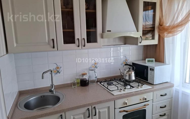 2-бөлмелі пәтер · 45 м² · 5/5 қабат, Абая 107 — Ярославская, бағасы: 17 млн ₸ в Уральске, мкр Школьник — фото 2