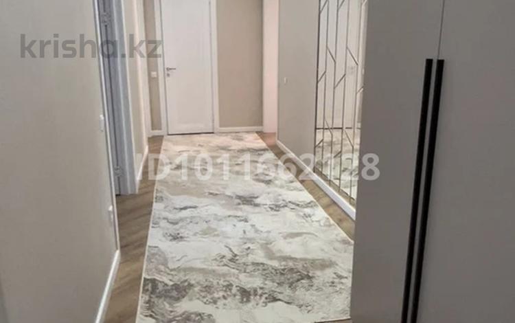 3-бөлмелі пәтер · 92 м² · 2/6 қабат, Майкудук, 067 учетный квартал 456/4, бағасы: 51 млн ₸ в Караганде, Алихана Бокейханова р-н — фото 2