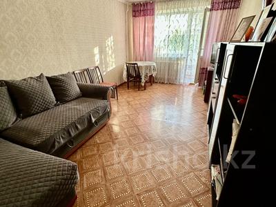 2-бөлмелі пәтер · 52 м² · 4/9 қабат, мкр Юго-Восток, Пр. Строителей 1 — Рядом рынок Арай, бағасы: 19.5 млн ₸ в Караганде, Казыбек би р-н