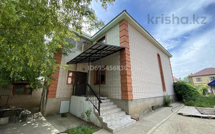 Отдельный дом · 6 комнат · 323 м² · 10 сот., мкр 12, Алаш 30 — 12 Б мкр. район Кен Дала за 70 млн 〒 в Актобе — фото 2