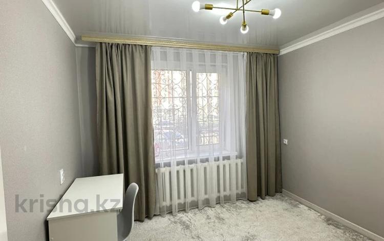 3-комнатная квартира · 68 м² · 1/9 этаж, мкр 12 за 24 млн 〒 в Актобе — фото 2