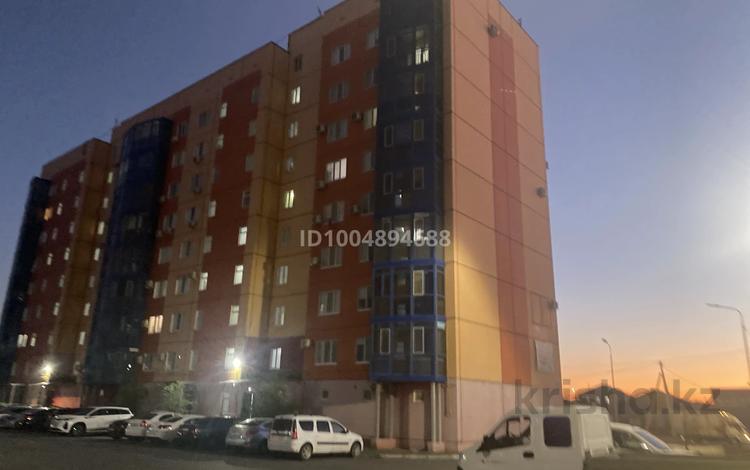 3-бөлмелі пәтер · 89 м² · 8/9 қабат, мкр. Алмагуль, Амандосова 42, бағасы: 45 млн ₸ в Атырау — фото 2