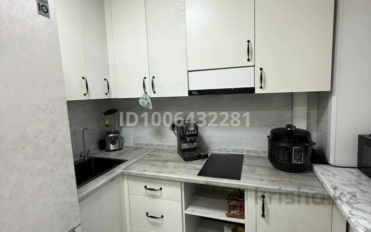 3-бөлмелі пәтер · 61 м² · 5/5 қабат, Жаңа қала ш/а., Пичугина 238 — Новоселова, бағасы: 25 млн ₸ в Караганде, Казыбек би р-н — фото 103