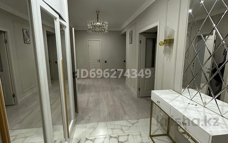 3-бөлмелі пәтер · 98 м² · 9/9 қабат, Алтын орда ш/а., Mangilik el 21, бағасы: 40 млн ₸ в Актобе, мкр. Алтын орда — фото 2