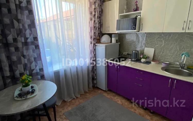 2-комнатная квартира · 44 м² · 2/2 этаж, мкр Городской Аэропорт 2 за 15 млн ₸ в Караганде, Казыбек би р-н — фото 9