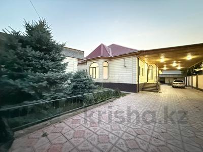 Отдельный дом · 6 комнат · 184 м² · 8 сот., Жетітөбе 13 — Уютный дом в тихом районе-Заходи живи. не требует вложении. за 55 млн ₸ в Таразе