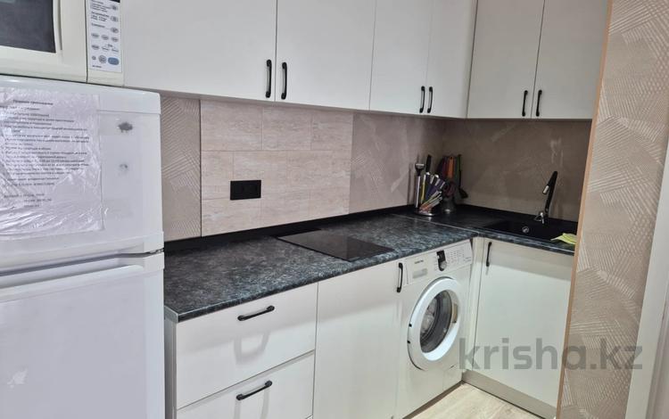 3-комнатная квартира · 66 м² · 8/10 этаж, Толеби 285/8 за 47 млн ₸ в Алматы, Ауэзовский р-н — фото 2