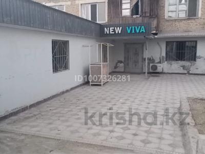 5-бөлмелі пәтер · 100 м² · 1/2 қабат, Кожанов 3 — Квартира находится в центральной улице в поселке Мырзакент. Можно открыть игротеку, аптеку, магазин, есть все удобства. Теплый пол, 3 кондиционера, железная дверь и решетки на окнах!, бағасы: 11.5 млн ₸
