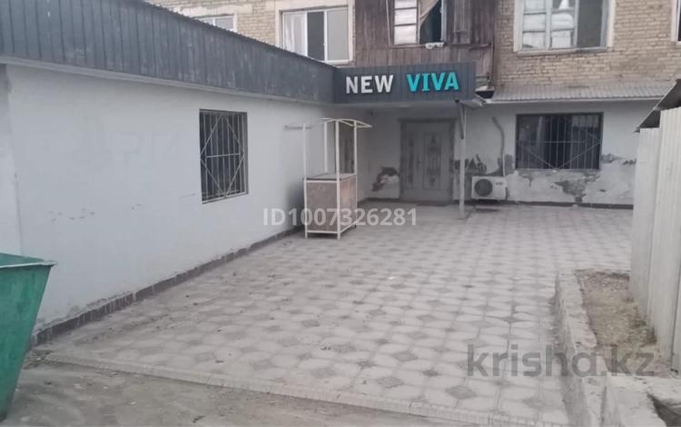 5-бөлмелі пәтер · 100 м² · 1/2 қабат, Кожанов 3 — Квартира находится в центральной улице в поселке Мырзакент. Можно открыть игротеку, аптеку, магазин, есть все удобства. Теплый пол, 3 кондиционера, железная дверь и решетки на окнах!, бағасы: 11.5 млн ₸ — фото 2