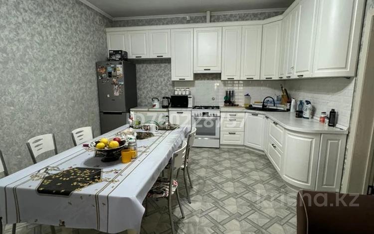 Отдельный дом · 5 комнат · 180 м² · 10 сот., Күйші Даулеткерей — Центр Байсерке, рядом поликлиника, Базар за 52 млн 〒 — фото 2