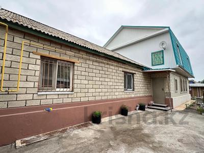 Отдельный дом · 5 комнат · 200 м² · 5 сот., Леонида Беды 60 за 48 млн 〒 в Костанае