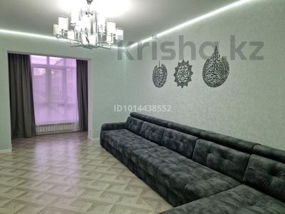 3-комнатная квартира · 100 м² · 1/3 этаж, мкр Городской Аэропорт за 500 000 ₸ в Караганде, Казыбек би р-н