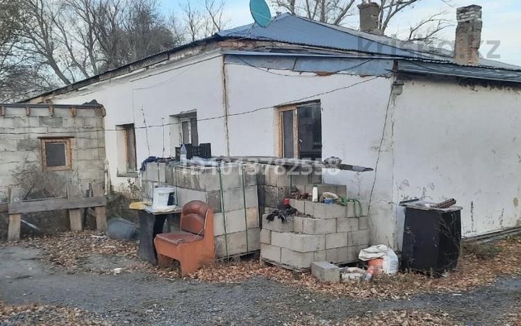 Часть дома · 3 комнаты · 80 м² · 10 сот., Цементная 1 — Бывший цементный завод, поселок вдоль трассы за 3.5 млн ₸ в Караганде, Алихана Бокейханова р-н — фото 2