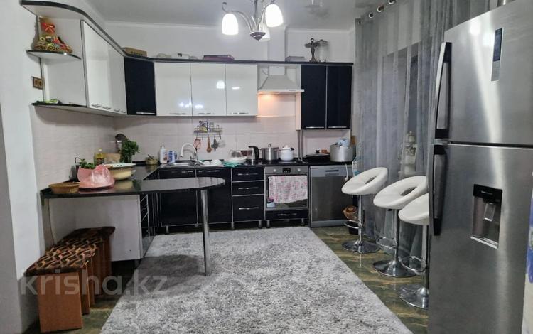 Отдельный дом · 4 комнаты · 180 м² · 10 сот., Восточный правый 5717 за 500 000 ₸ в Семее — фото 2
