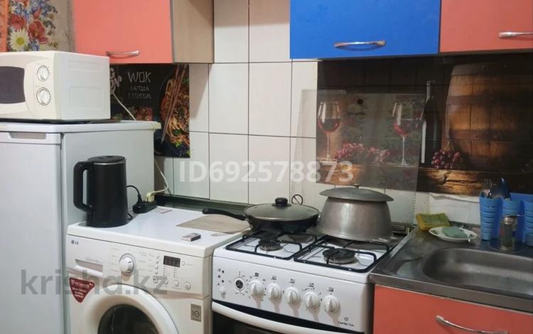 1-бөлмелі пәтер · 35 м² · 4/4 қабат, Ул.мамбетова 26 — Вокзал, бағасы: 10 000 ₸ в  — фото 3