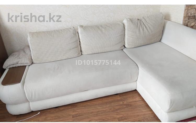 2-комнатная квартира · 57 м² · 8/9 этаж, Камзина 41/1 — Камзина (Баян Тау) за 300 000 ₸ в Павлодаре — фото 2