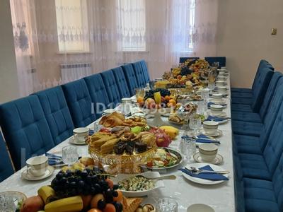 Дом · 7 комнат · 320 м², 11 2 за 70 000 〒 в Актобе, жилой массив Заречный-2