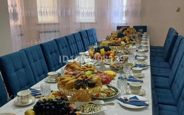 Дом · 7 комнат · 320 м², 11 2 за 70 000 〒 в Актобе, жилой массив Заречный-2 — фото 6