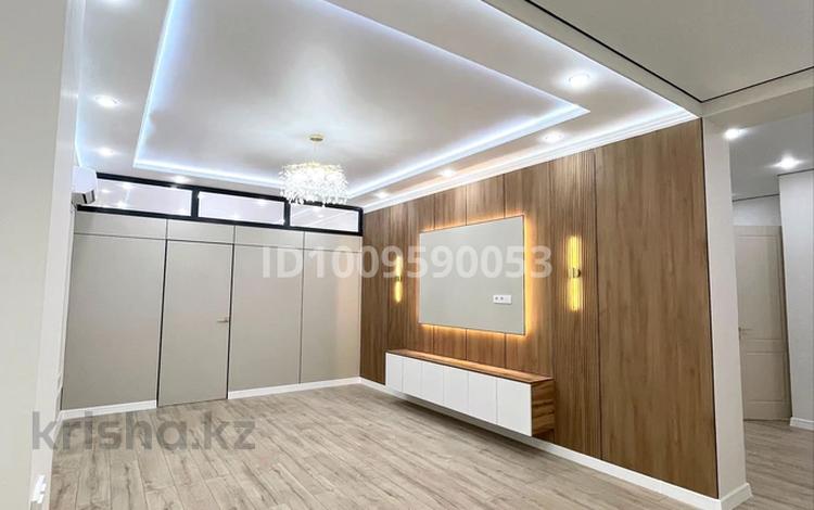 3-комнатная квартира · 92 м² · 5/10 этаж, мкр Центральный, Абая за 46.5 млн 〒 в Атырау — фото 2