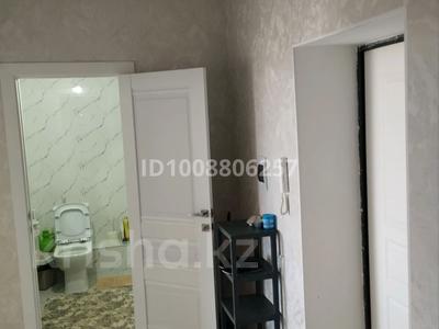 2-бөлмелі пәтер · 67 м² · 2/5 қабат, Алтын орда ш/а. 49 Р, бағасы: 180 000 ₸ в Актобе, мкр. Алтын орда