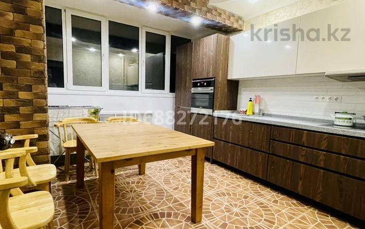 2-комнатная квартира · 52 м² · 3/9 этаж, 4 мкр 9 — Гостиница Карачаганак за 20 000 ₸ в Аксае — фото 2